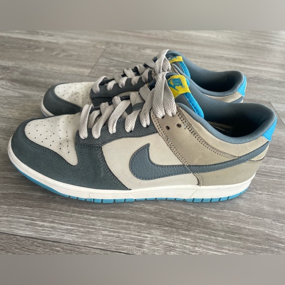 Mens Nike Dunk Low GS Chargers Denver Nuggets UCLA Grey Blue Yellow Shoes - Picture 3 of 6